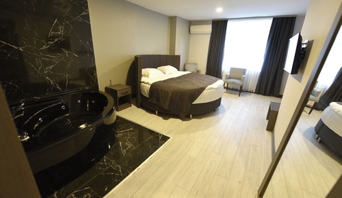 Suite, bañera de hidromasaje