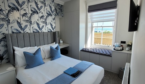 Habitación doble, vistas al mar, planta baja (Room3)