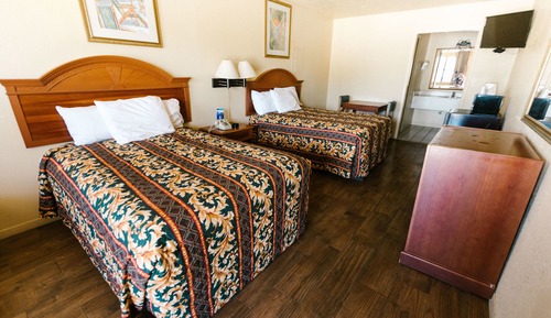 2 Double Beds, Smoking
