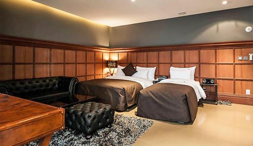 Estudio Premium (with Dining)