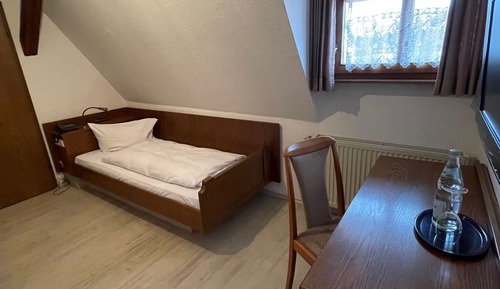Habitación individual básica, baño privado (Nebengebäude)