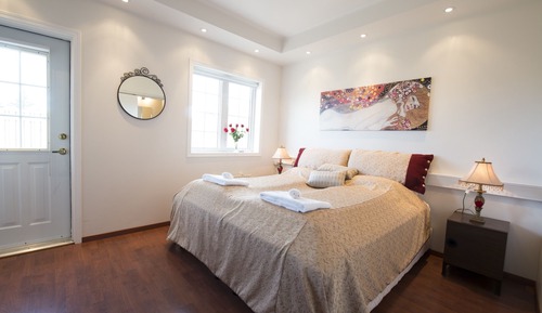 Habitación básica doble, 1 cama de matrimonio grande, baño compartido