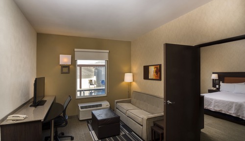 Suite, 1 cama de matrimonio, accesible para personas con discapacidad, no fumadores (Roll In Shower)