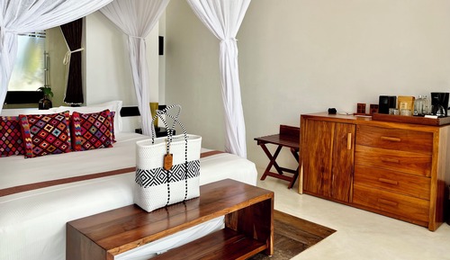 Habitación Deluxe, 1 cama de matrimonio grande, piscina privada, frente a la playa