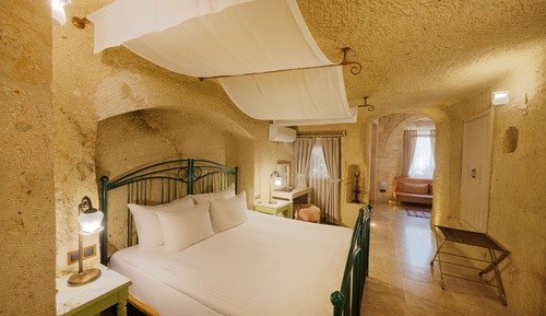 Advantage Suites