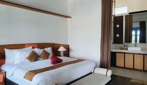 Habitación Deluxe, 1 cama de matrimonio grande, vistas a la piscina