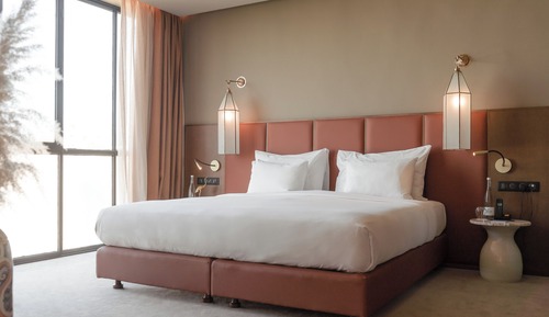 Suite ejecutiva, 1 cama de matrimonio grande, no fumadores, vistas a la piscina