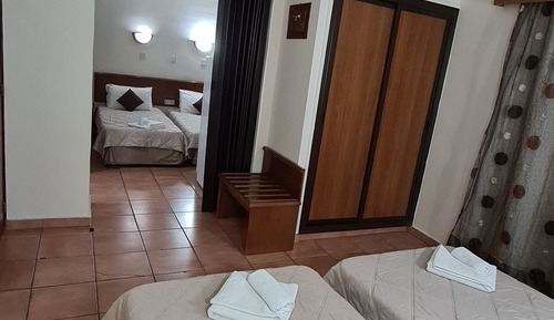Habitación cuádruple económica