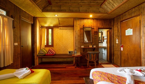 Habitación triple, vistas al jardín (Fan )