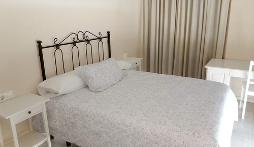 Apartamento familiar, 2 habitaciones, cocina, en edificio anexo