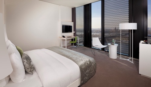 The Level Room (2+1)