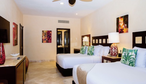 2 Bedroom Suite Ocean Front + Daily 60 Resort Credit