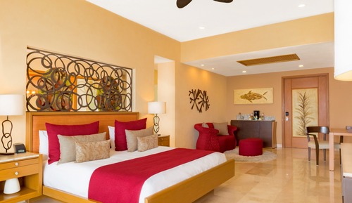 Junior Panoramic Suite + Daily 40 Resort Credit