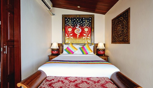 1 Bedroom Grand Jacuzzi Suite