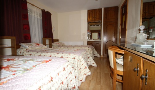 Habitación triple, baño privado