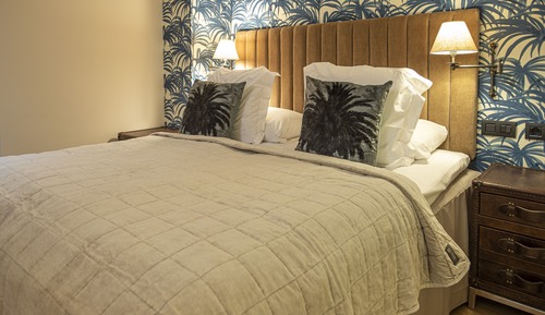 Premium Deluxe Suite