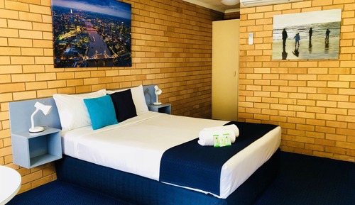 Standard Queen Room