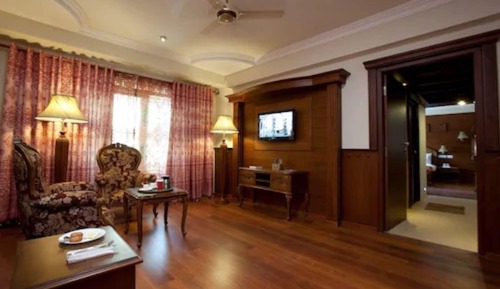 Royal Suite 