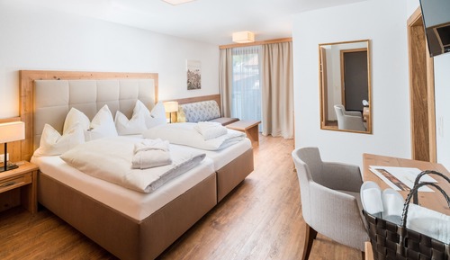 Habitación Confort con 1 cama doble o 2 individuales, vistas a la montaña