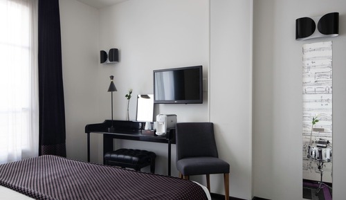 Habitación Cuádruple(2 habitaciones)-Minibar soft de cortesía,cafés gratis,Chromecast,Prensa digital