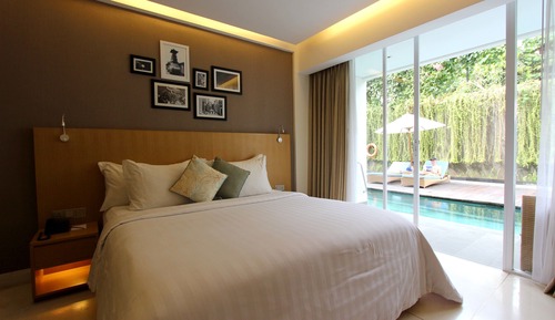 Habitación Deluxe, acceso a la piscina