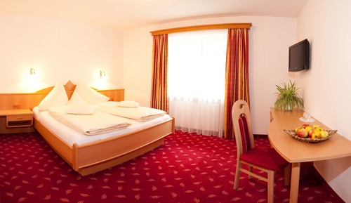 Habitación clásica doble, 1 cama de matrimonio grande (Birke)