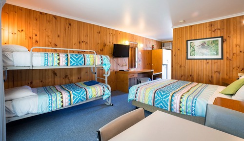 Habitación cuádruple estándar, varias camas, en la zona del jardín