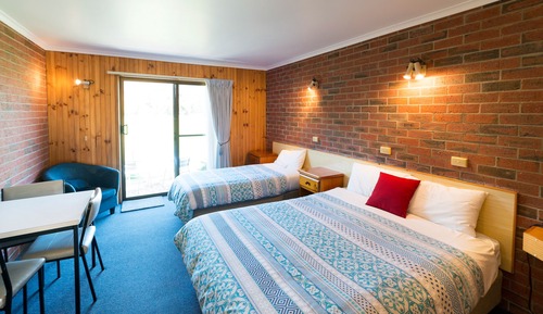 Habitación con 2 camas individuales, accesible para personas con discapacidad, vistas a la montaña