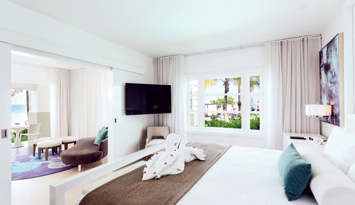 Suite de luna de miel, frente a la playa (Swim Up)