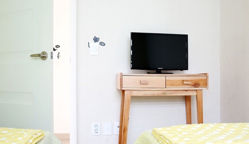 (Foreigners Only) Twin Room, Women only