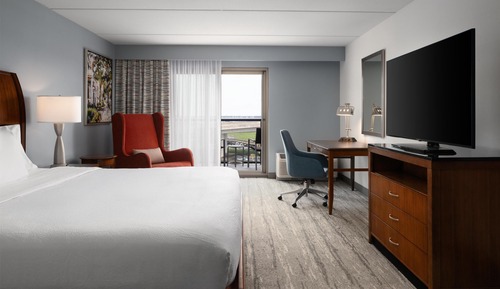 Room, 1 King Bed, Balcony, Accessible