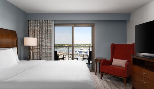 2 Bedroom Suite (1 King & 1 Queen), Balcony, View