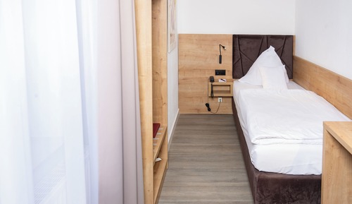 Habitación individual económica (stairs required)