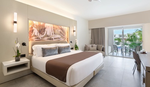 Xhale Club Junior Suite Tropical View King