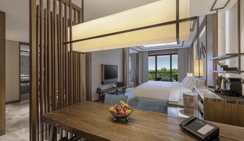 Suite junior, varias camas, vistas al mar (Up to 4 Guests)
