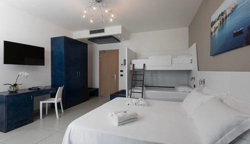Habitación cuádruple estándar