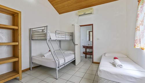 Habitación económica, varias camas