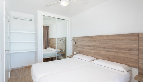 Classic One Bedroom Apartment with Balcony and Sea View 3 Adults+ 1 Child