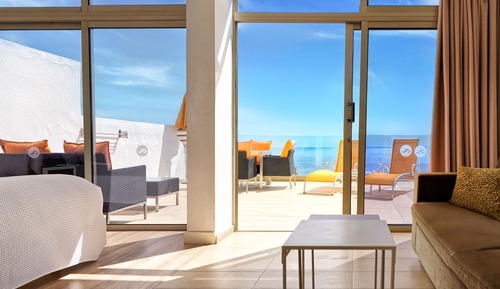 Classic Studio with Balcony and Sea View 1 Adult