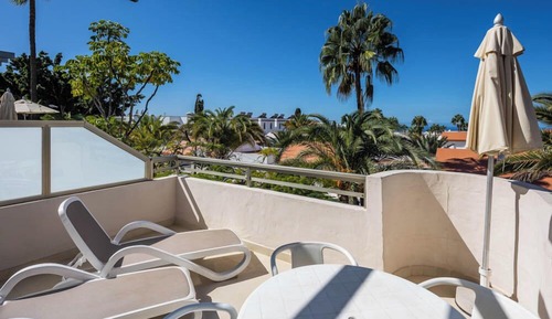 Classic One Bedroom Apartment with Balcony or terrace 2 Adults+ 1 Child