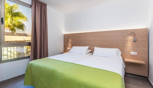 One Bedroom Apt Small Balcony-Buganvilla-1 adult +18 years