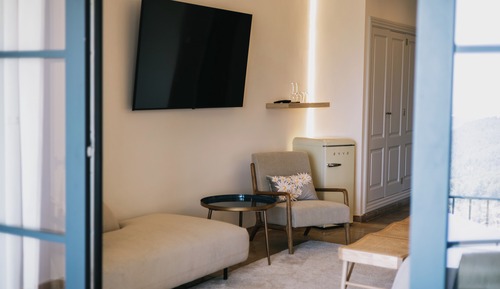 Estudio romántico, 1 habitación, balcón, junto a la montaña