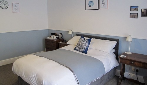 Habitación doble, baño privado (Room 2)