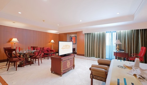 Suite (Sunlake)
