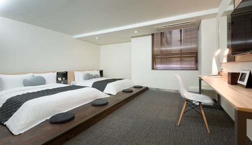 Suite familiar (Must be accompanied by a child)
