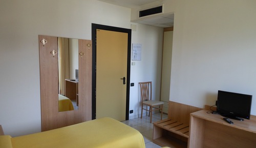 Habitación estándar con 1 cama doble o 2 individuales