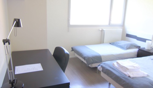 Habitación con 2 camas individuales