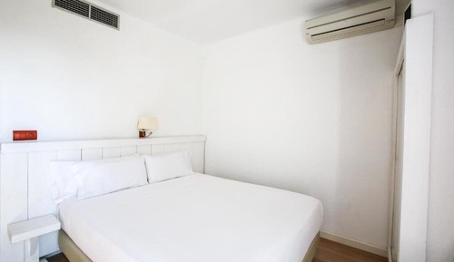 Habitación con 1 cama doble o 2 individuales, vistas a la playa