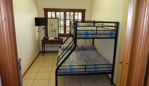 Habitación básica con 1 cama doble o 2 individuales, 1 habitación