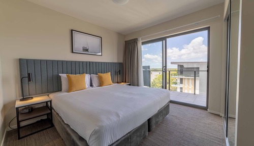 Apartamento, 2 habitaciones, balcón, vistas al río